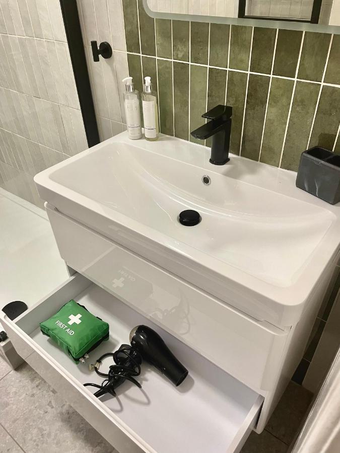 Newly Refurbished 2 Bedroom Apartment In South 伦敦 外观 照片